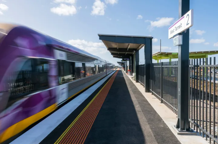 West Tarneit Station Opens